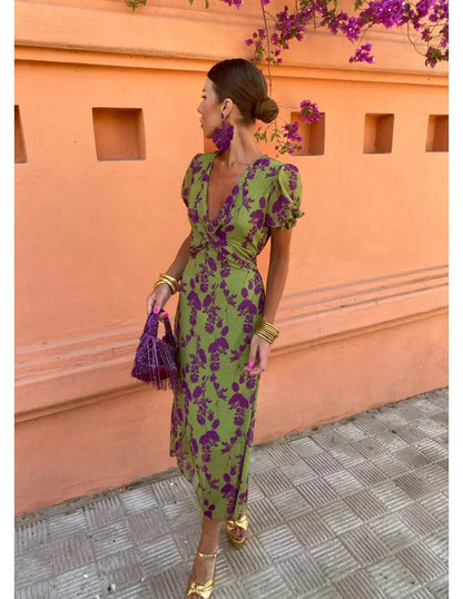 Lucinda - Boho V-Neck Floral Pleated Dress