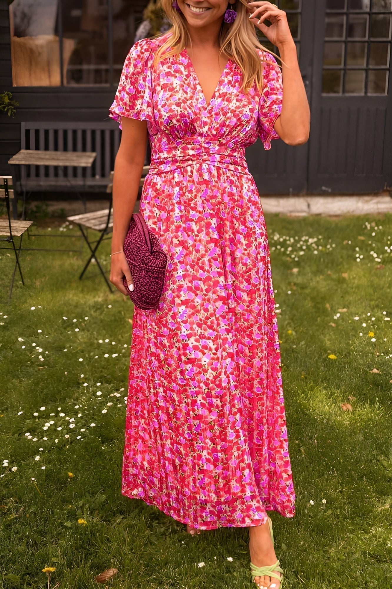 Elsie - Classic V-Neck Dress